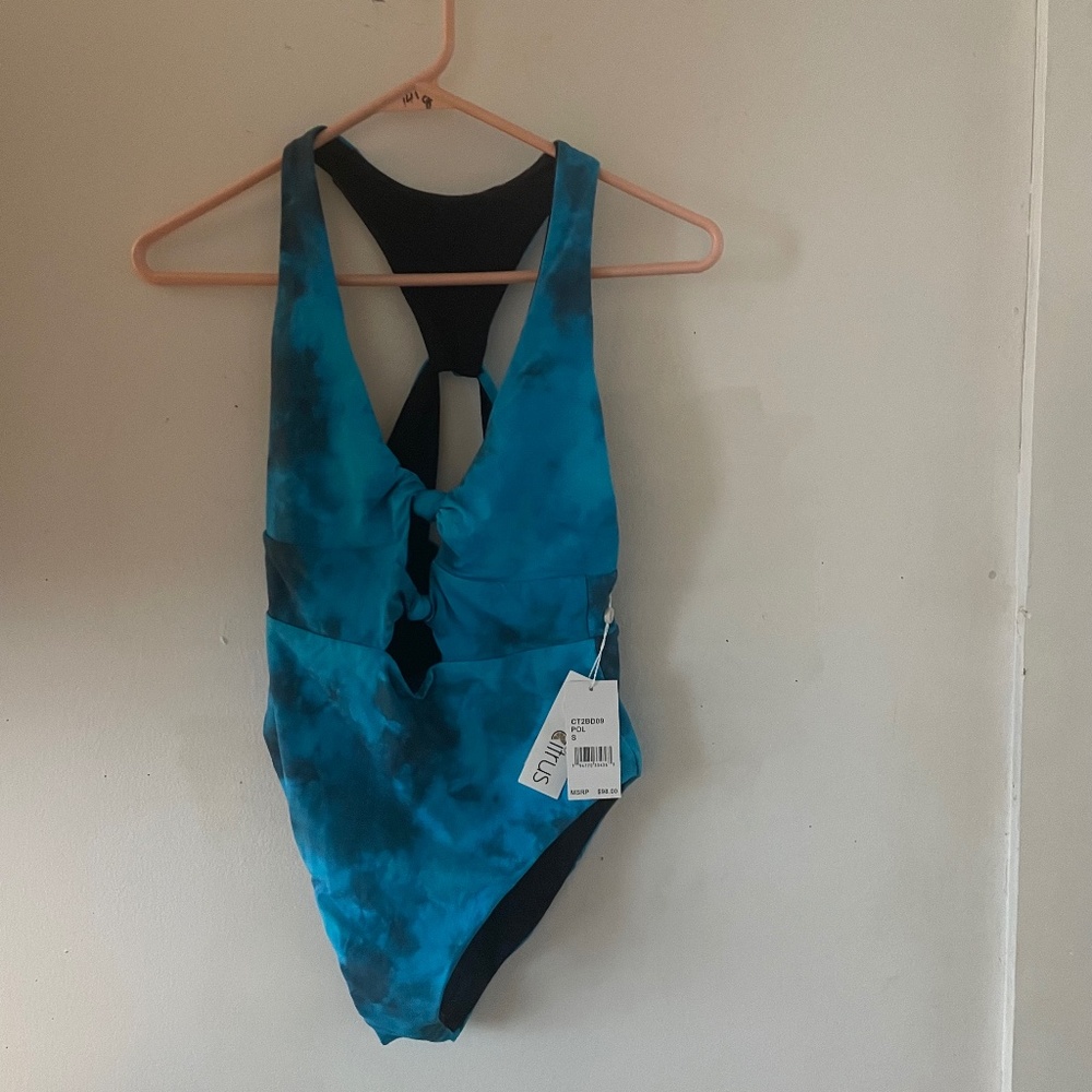 1 pc reversible bathing suit recycled fabric